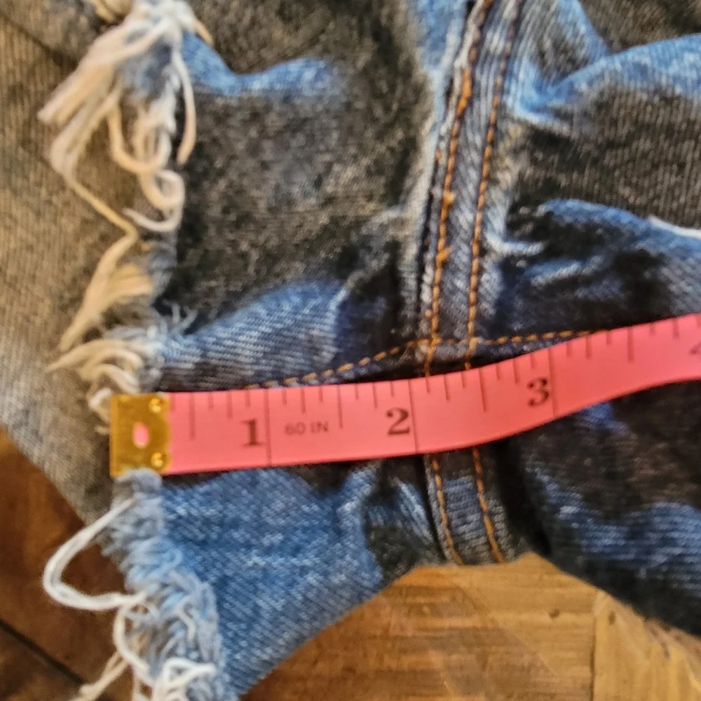 Abercrombie & Fitch The Mom Short High Rise Button Fly Jean Shorts | Size 29 - Picture 6 of 7